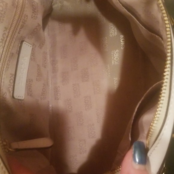 Michael Kors purse - Picture 4 of 6